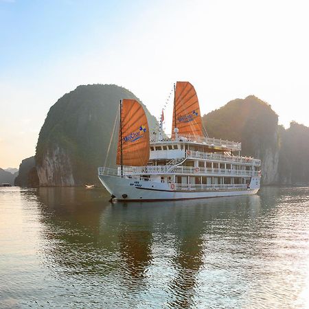 Unicharm Cruise Hotel Hạ Long-öböl Kültér fotó